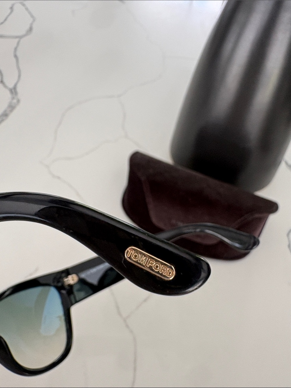Tom Ford Black Oversized Cat-Eye Sunglasses w/Gradient Lenses. Case & box. - Picture 5 of 9